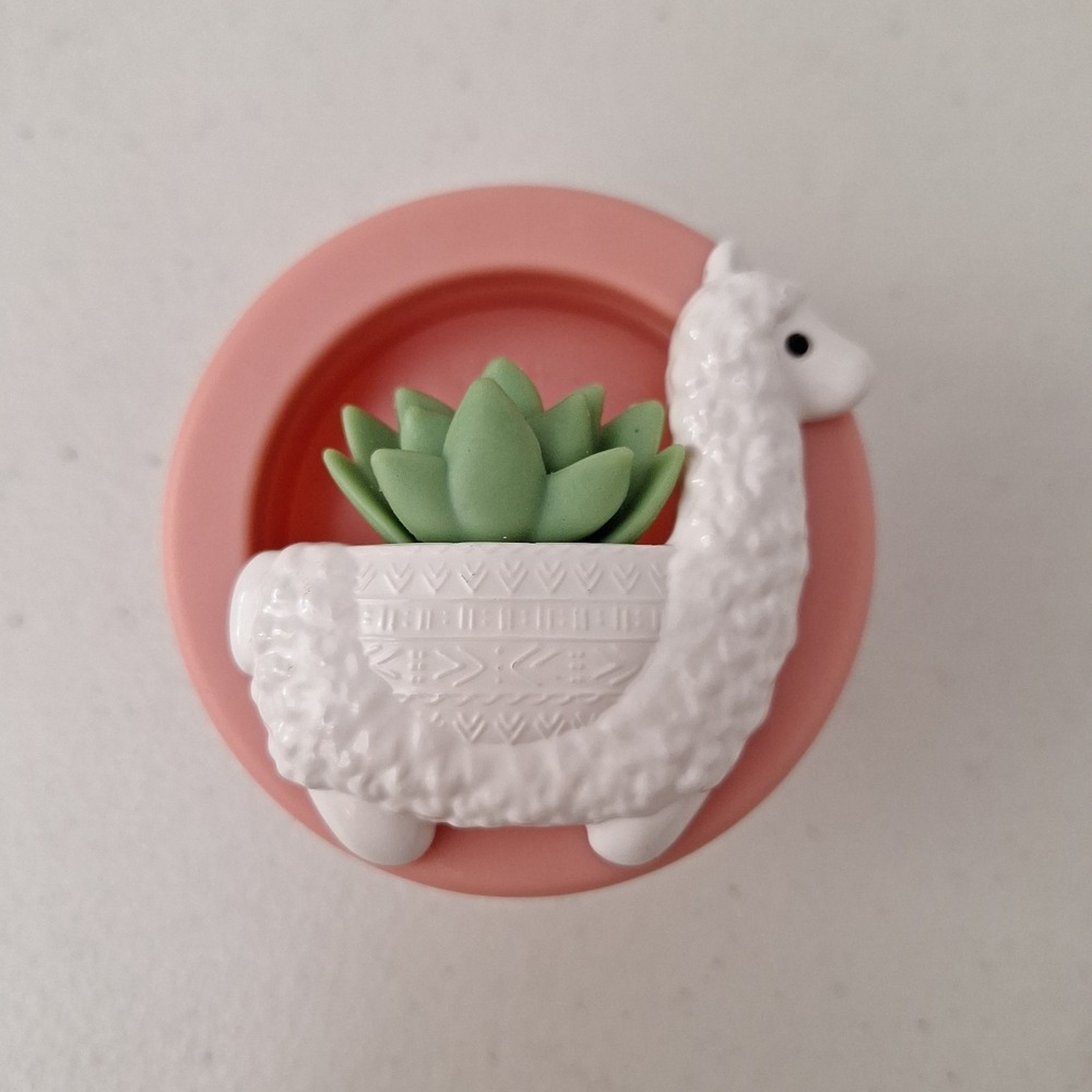 RETIRED Bath & Body Works Llama Succulent Scentportable Visor Clip Car Vent